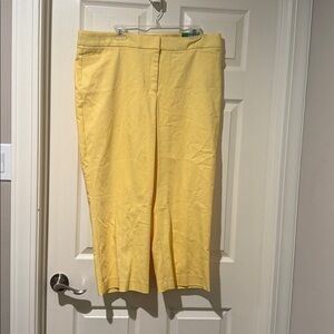 Investments Yellow Capris